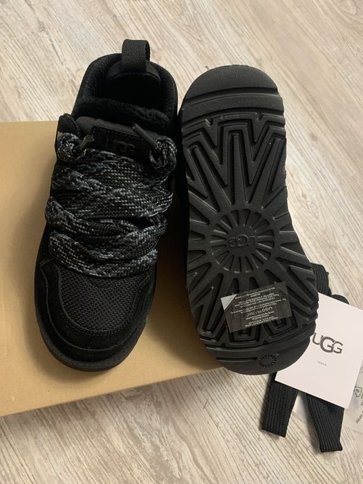 В наявності UGG Lowmel 39 40 розмір