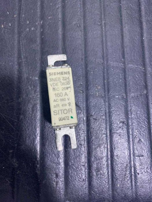 Fuses of Various Ratings64740388182274123