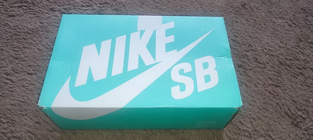 Nowe oryginalne pudełko po butach Nike