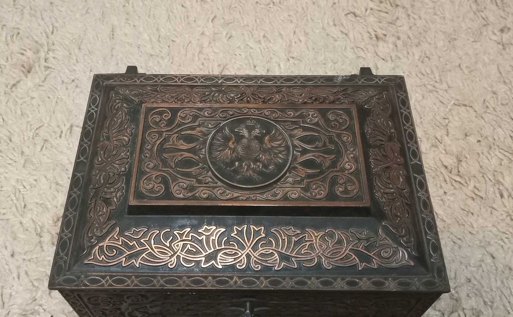 Шкатулка медь и латунь кованная сундук распад СССР с гербом