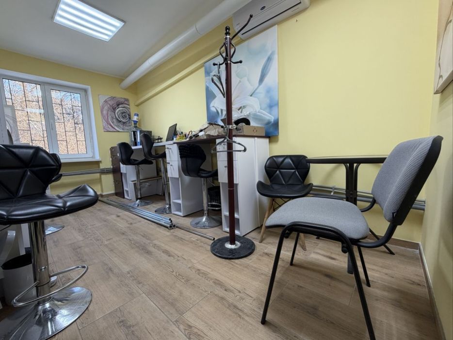 Облаштований офіс на чотири кабінети на вул. Перемоги