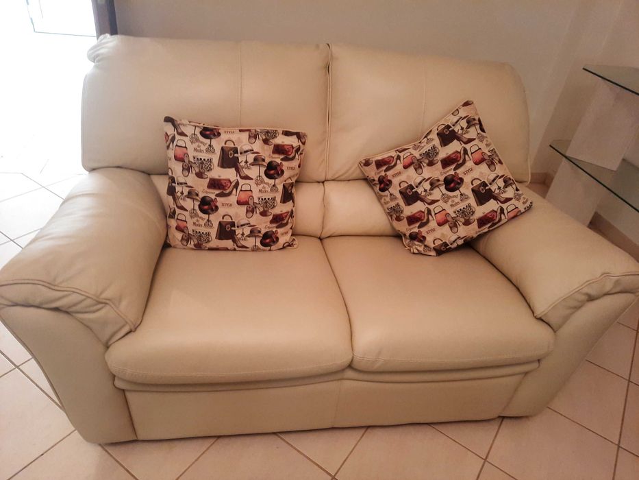 Sofá pele 2 lugares Chateaux D'ax