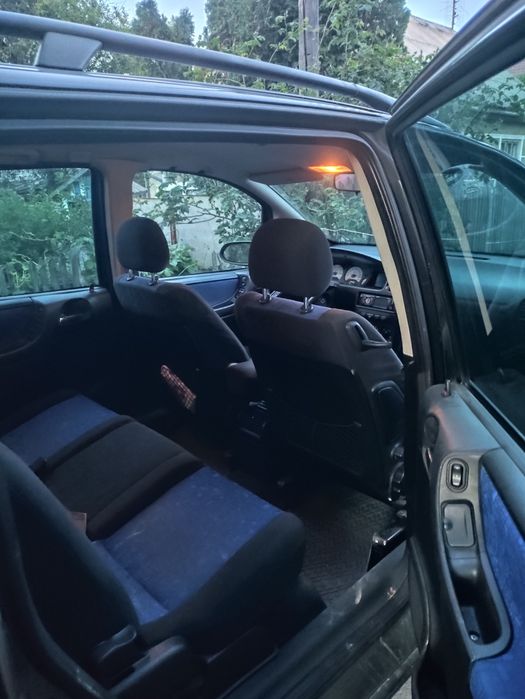 продам машину Opel Zafira