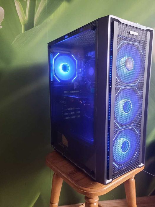Игровой компьютер. AMD Ryzen 5 2400G.RX570 4Gb