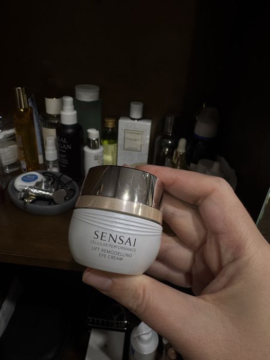 Крем Sensai Cellular Performance Lift Remodelling Eye Cream