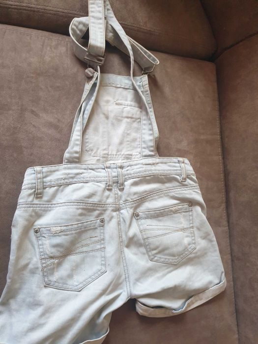 OGRODNICZKI JEANSOWE krótkie- jasny jeans (rozmiar 152)