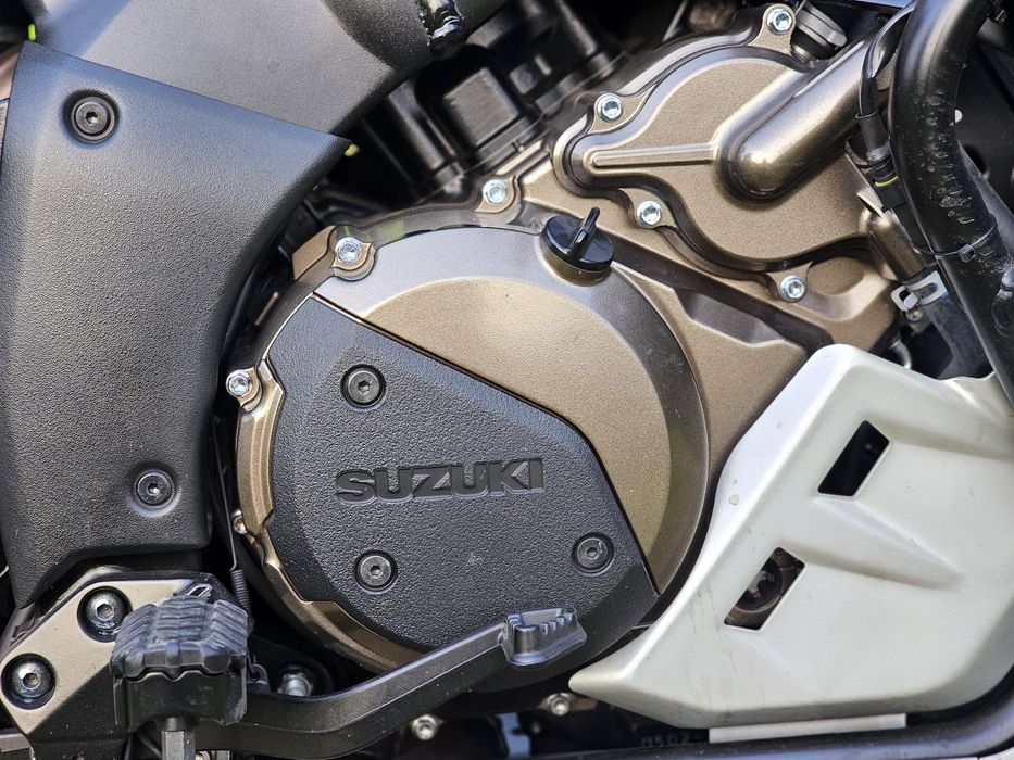 Suzuki v strom 1050xt 2021 só 17000km