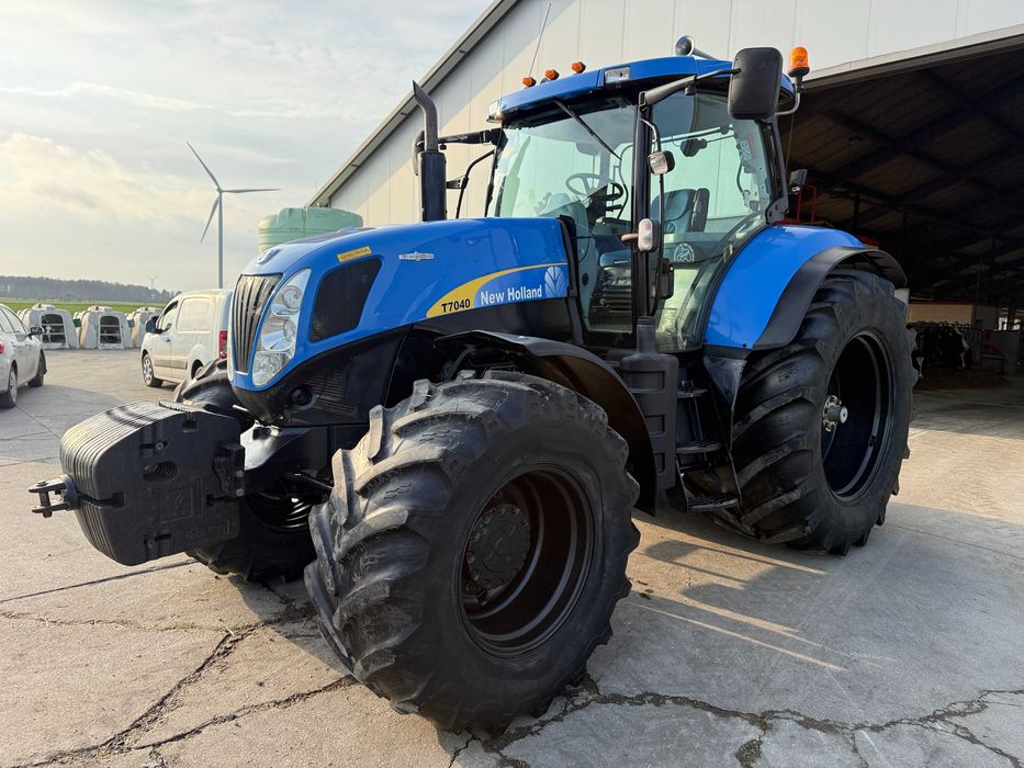 New Holland T7040 Autocommand 220 km Zadbany