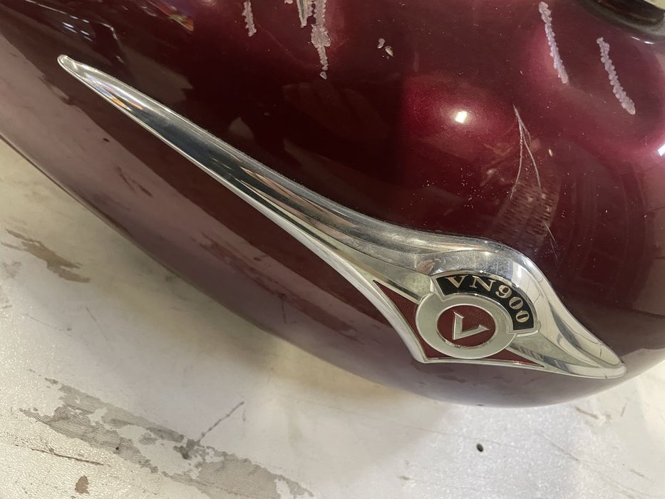 Kawasaki vn 900 emblematy zbiornika