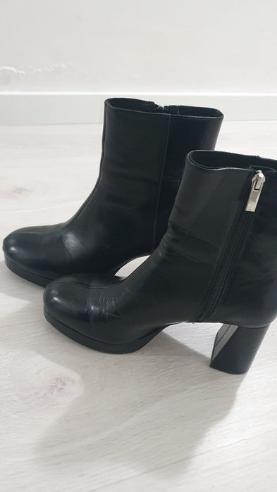 Botins Pretos n.39