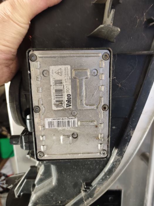 Farol frente esquerdo Volvo v50 (xenon)