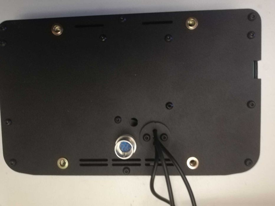 Пк Raspberry Pi 4 Model B. дисплей в корпусе.