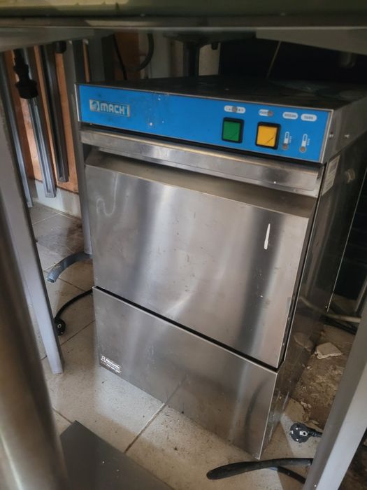 Vaios equipamentos cafe pastelari