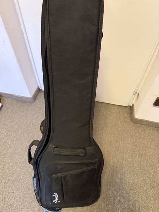Gitara basowa Squier Bronco z pokrowcem, nowe struny, wyregulowany