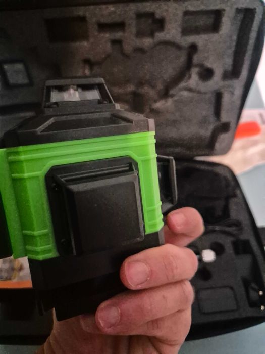 Nivel laser autonivelante 16 linhas verdes com tripe512473501784483843