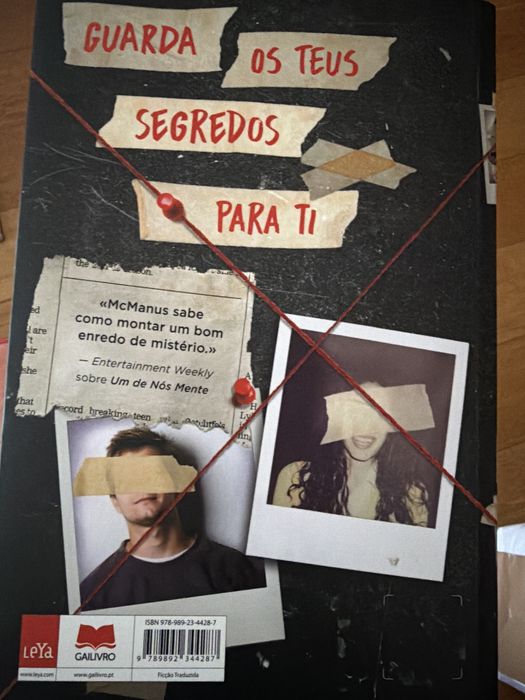 Dois guardam um segredo de Karen McManus