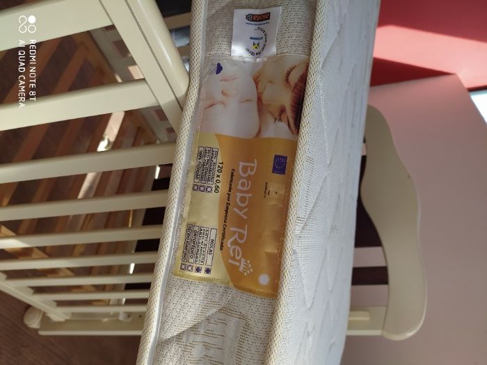 Cama de grades/berço da marca Trama (grupo Bébécar)