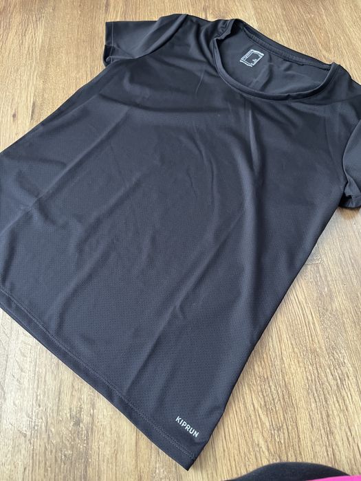 Bluzki sportowe damskie