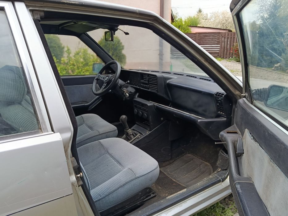 Lancia Prisma .  Продам автомобіль.