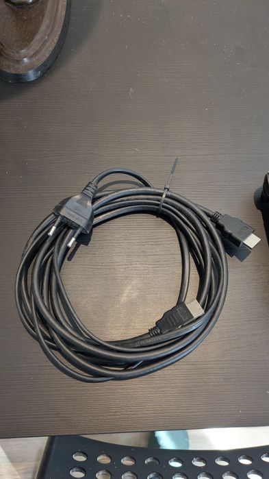 PlayStation 4 com dois comandos