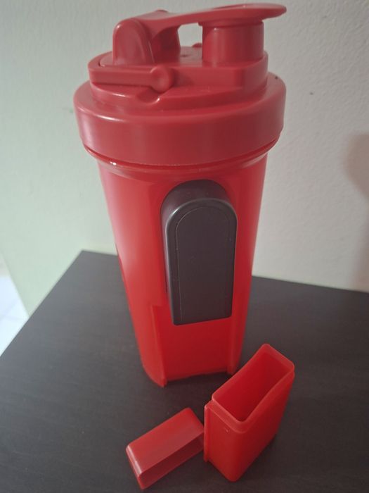 Shaker de 700 ml com iman para tlml