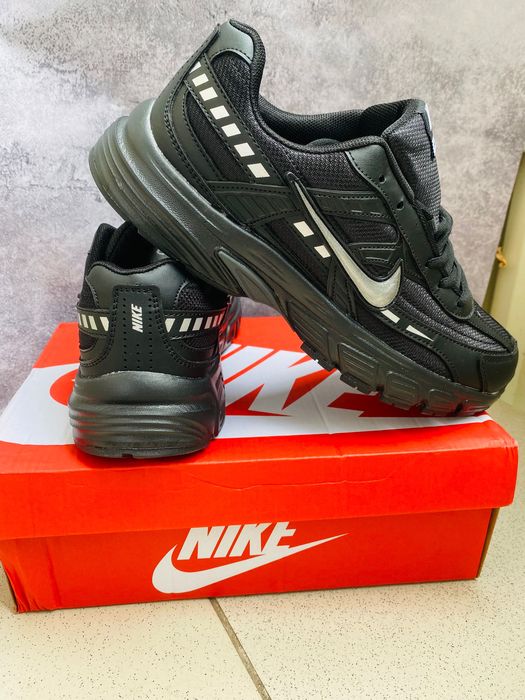 Nike Initiator Triple Black — розмір 43
