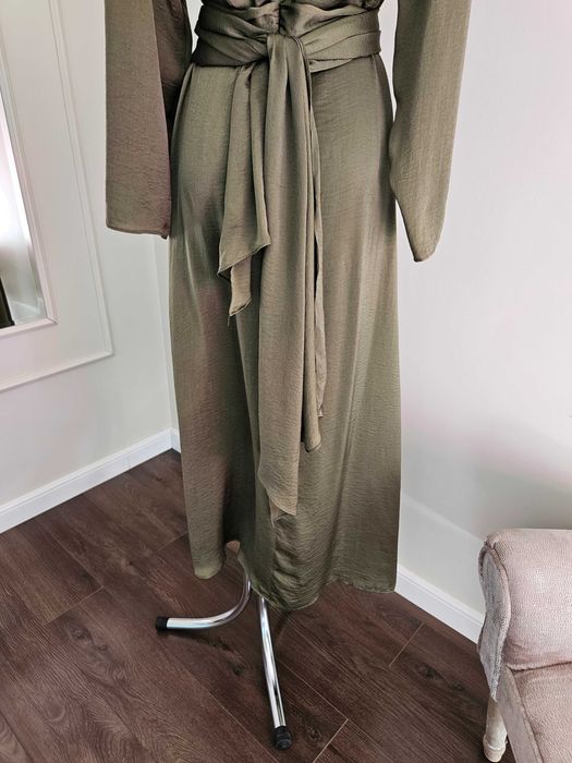 Sukienka maxi satynowa khaki Asos L 40