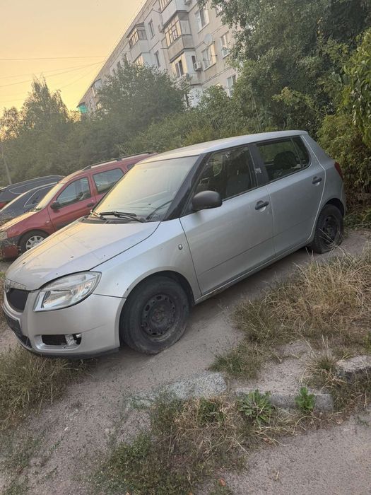 автомобіль skoda