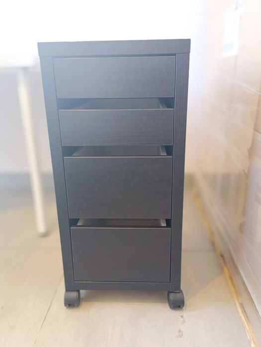 Szafki IKEA biała i czarna