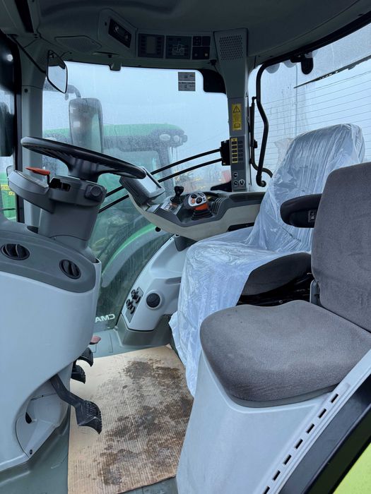 Продаж Claas Axion 920