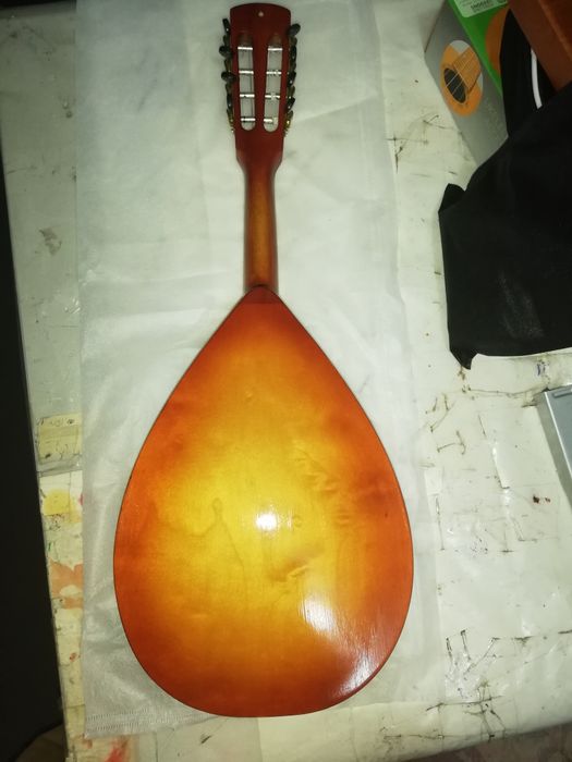 Bandolim restaurado.