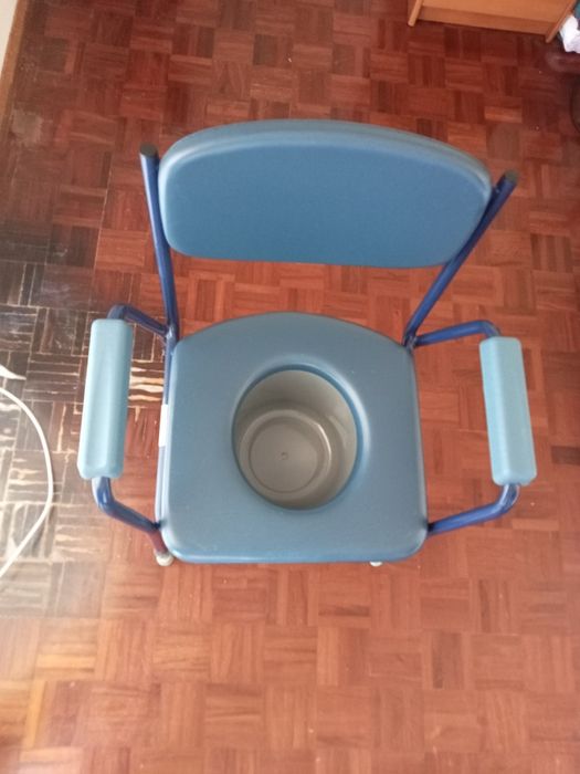 Cadeira sanitária