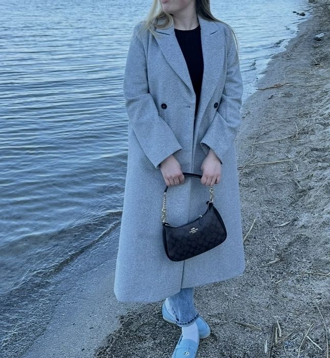 Пальто жіноче на весну