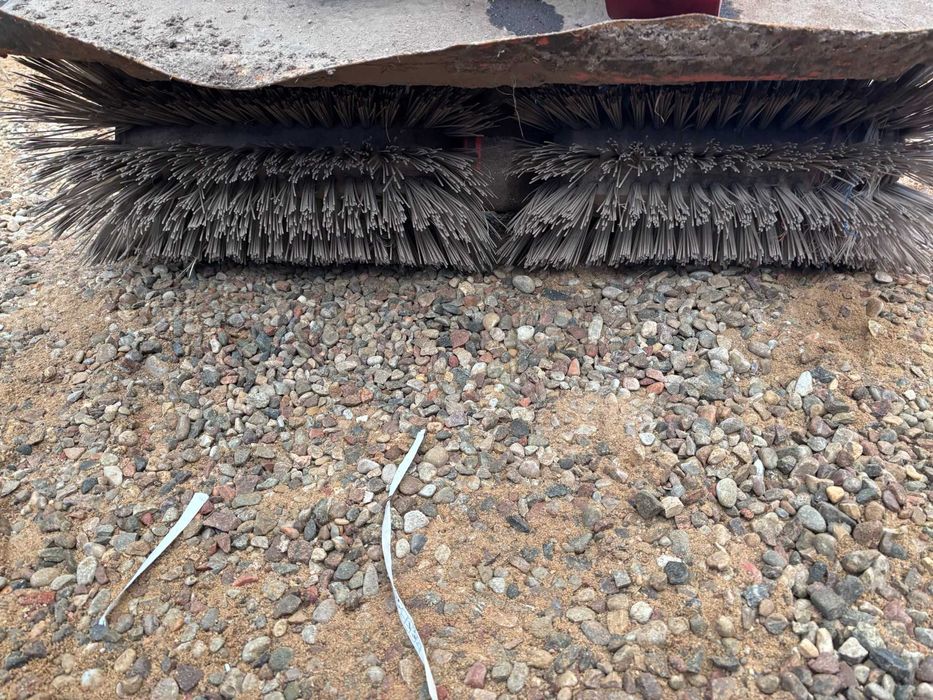 Dzik Zamiatarka spalinowa