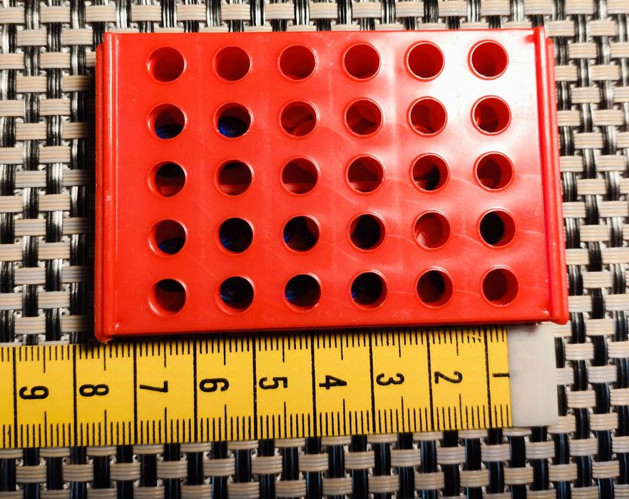 Gra 4 w rzędzie z plastiku