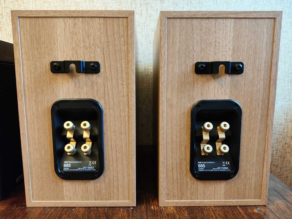 Dynaudio DM 2/7 Bowers Wilkins 685 Monitor Audio Silver S2 Arcam Alto