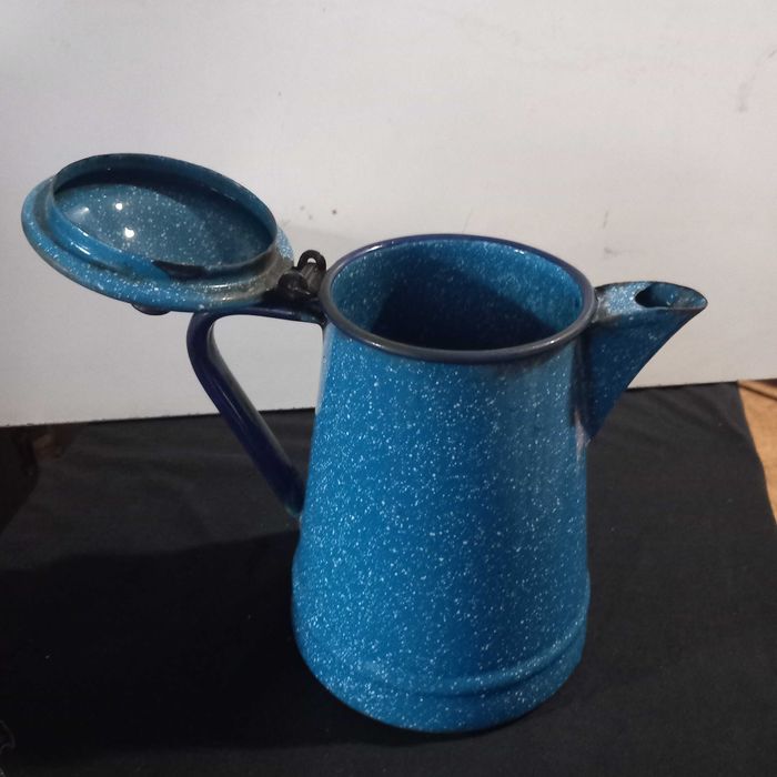 Chaleira azul em esmalte