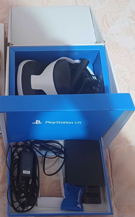 Playstation 4 (1TB) + VR