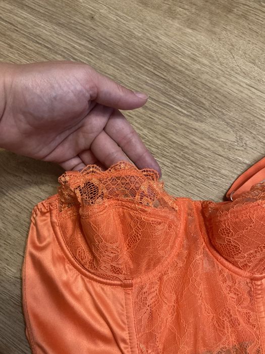 Półgorset 75B koralowy