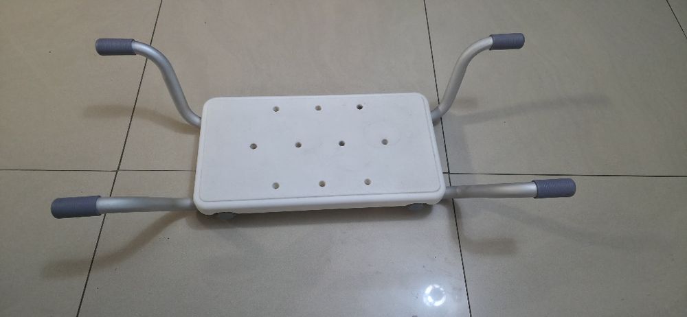 Ławeczka rehabilitacyjna do wanny