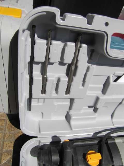 Titan TTB872SDS Elektryczna młotowiertarka wiertarka SDSPLUS