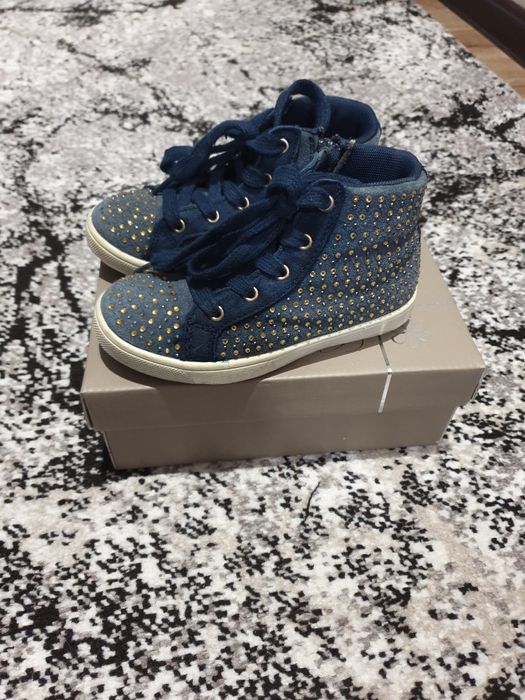 Ботиночки демисезонные 26разм. 17см