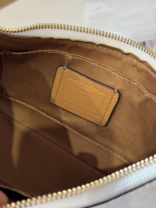 Сумочка Coach Tery біла молочна світла на ланцюжку класична