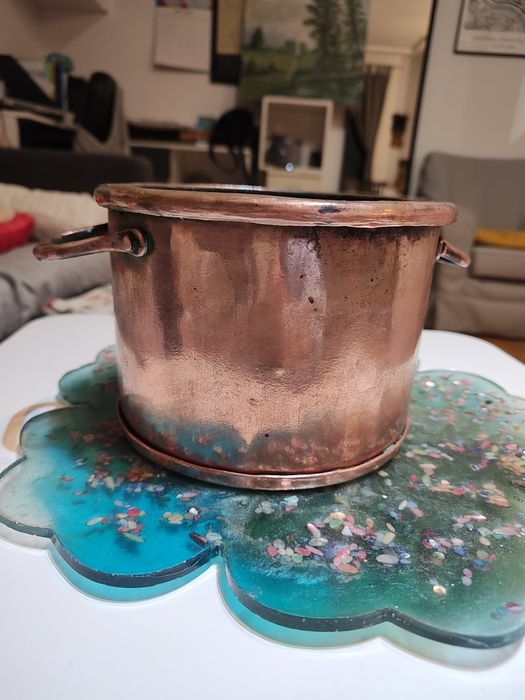 Stary miedziany garnek