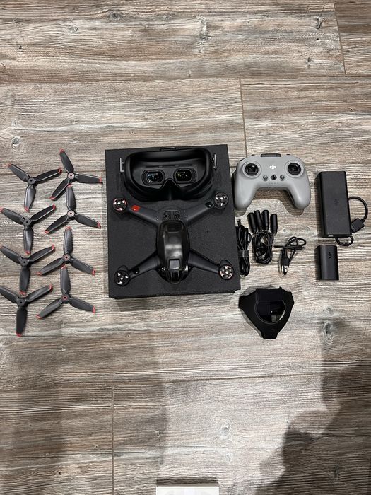 DJI FPV COMBO,окуляри DJI Goggles V2 ,пульт DJI RC FPV 2