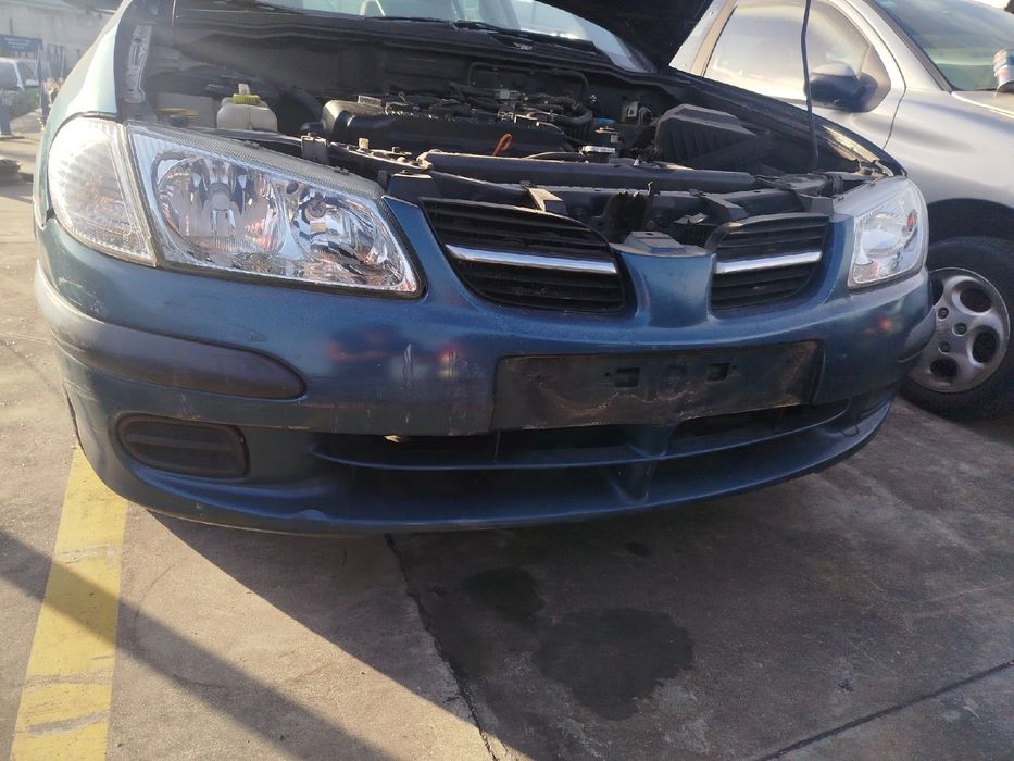 Pára-choques frente NISSAN Almera II Hatchback (N16)