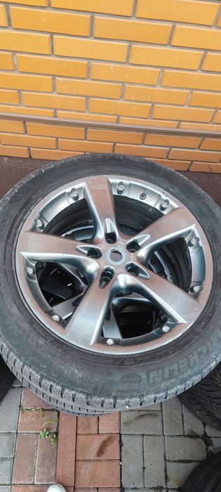 Продам зимові шини Michelin 245 50 18