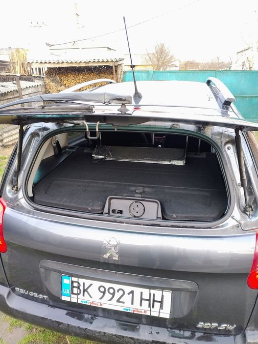 Пежо 207 sv (2010 року)