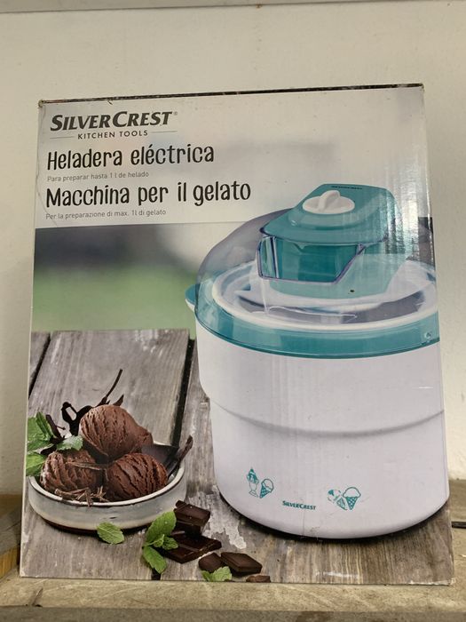 Vendo maquina de fazer gelado nunca usada