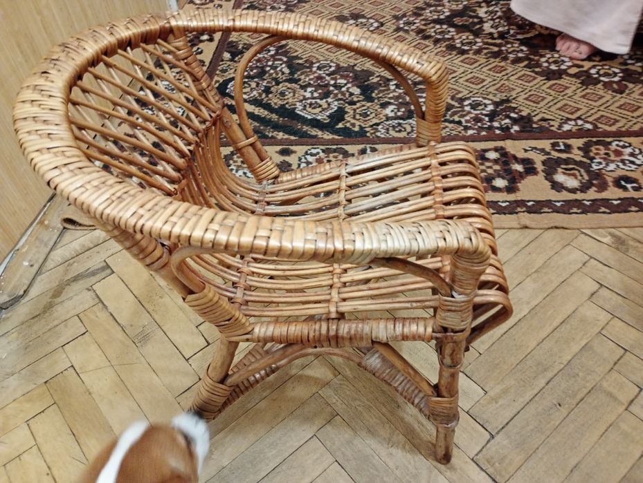Кресло из лозы детское